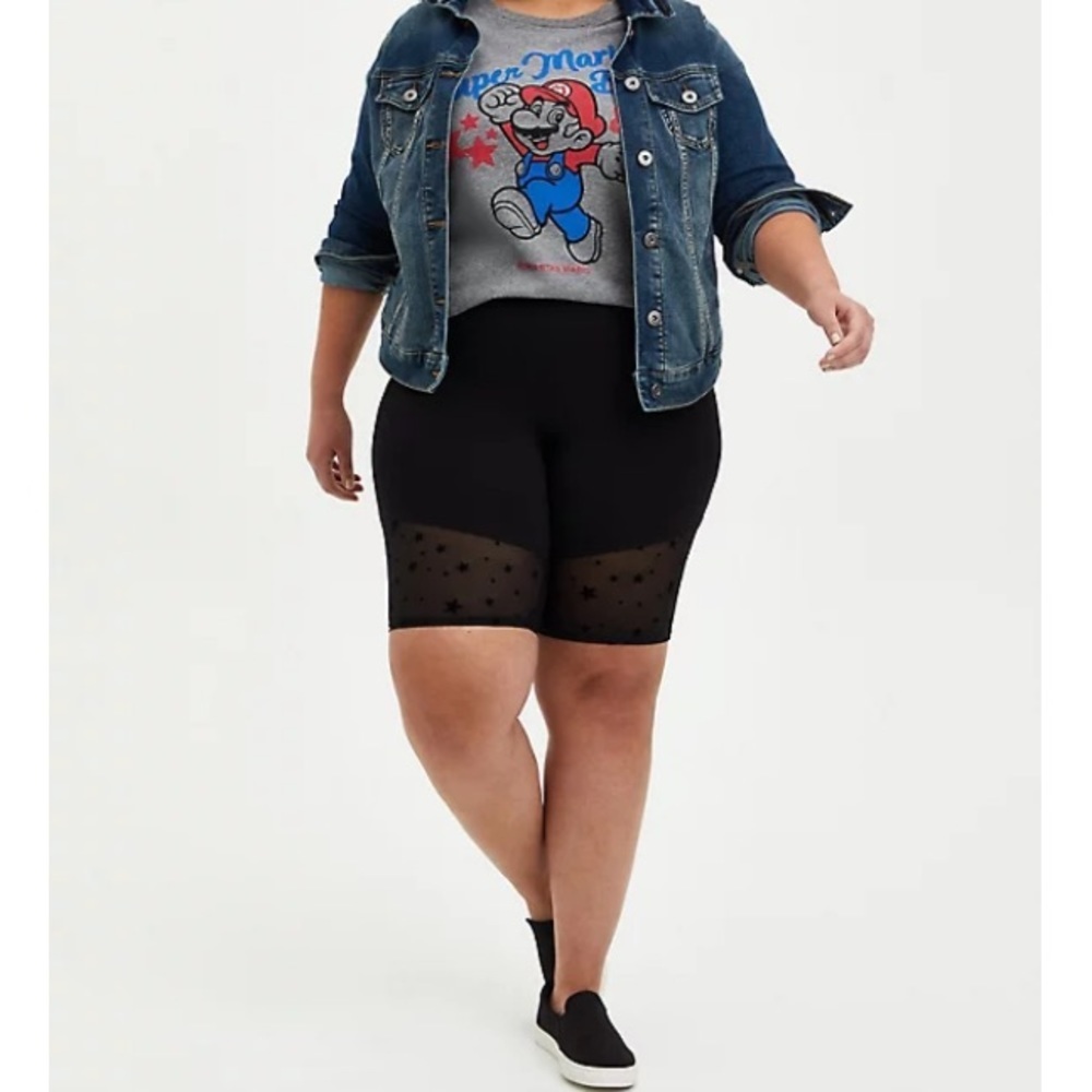 TORRID NWT CLASSIC FIT CREW TEE - SUPER MARIO GREY - Picture 2 of 5
